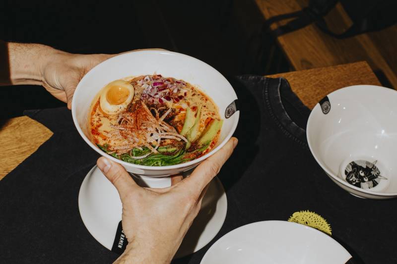 Ato Ramen zaprasza na&nbsp;gorącą miskę do&nbsp;AFI Office House