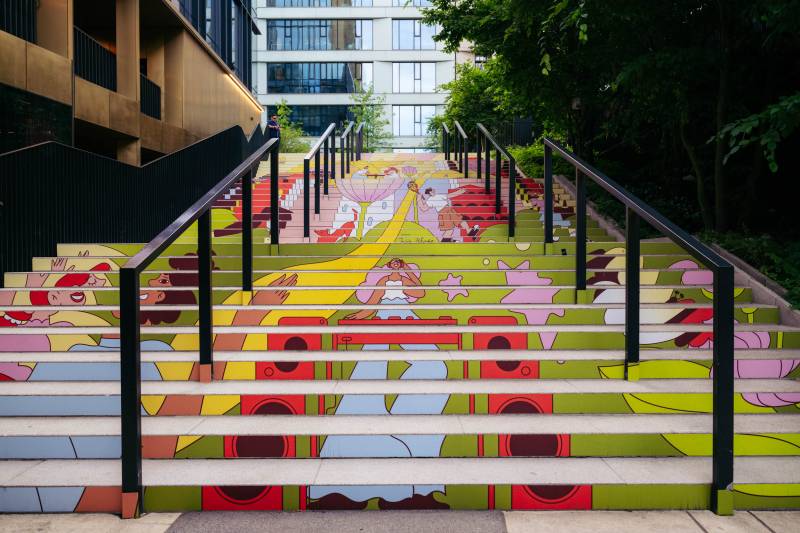 Warsaw Breweries' iconic stairs undergo a&nbsp;vibrant summer transformation with street art installation