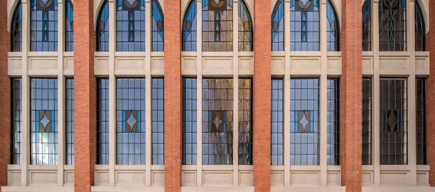 Elewacja zabytkowej elektrowni Scheiblera odzyskała dawny blask