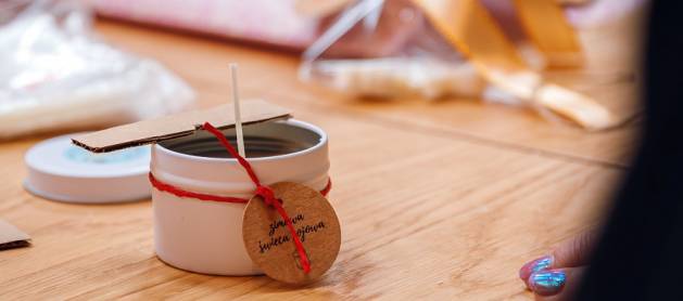 Warsztaty świec sojowych i upominki – wyjątkowy Dzień Kobiet w Fuzji