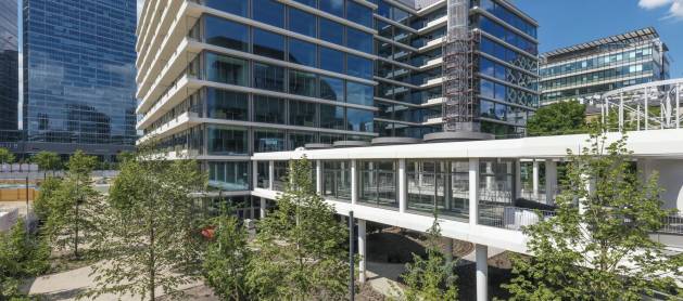 Pierwszy biurowiec w projekcie Towarowa22 już gotowy