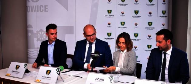 Galeria Libero wspiera żeńską drużynę piłki nożnej GKS Katowice